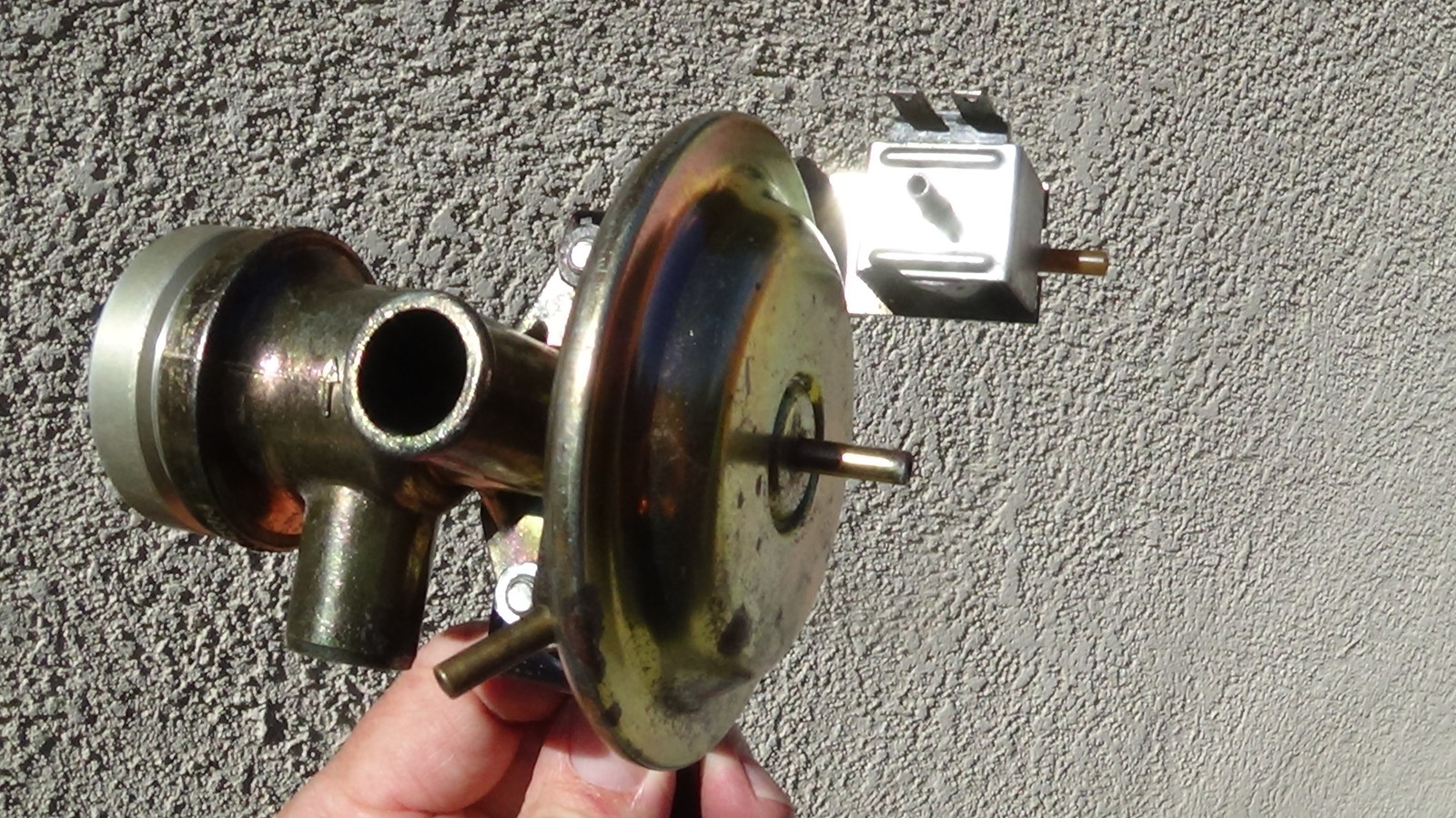 Ferrari 308 - EGR Valve w/Mount and Electric Solenoid Valve (OEM/California)