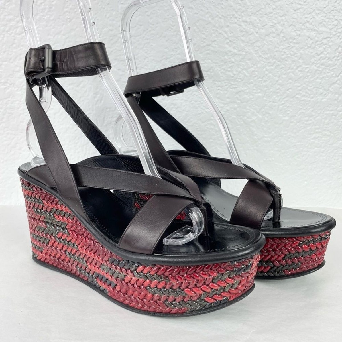 Bottega Veneta バーガンディ サンダル Bottega Veneta} Burgundy Leather Woven Wedge Ankle Wrap Sandals