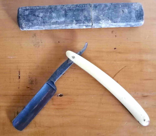 2 x Antique ‘Bengall’ straight razors by T.R. Cadman & Sons Sheffield + boxes - Picture 11 of 17