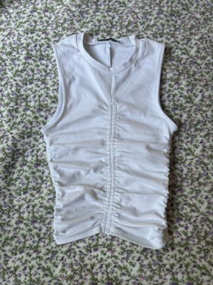 Weißes top mit Gummiraffunng von Zara 36