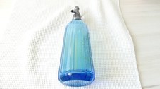 Siphon ancien de bistrot, en verre bleu, pour eaux de