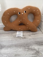 "Almohada decorativa Pretzel Pillowfort 19""-21"" 12 oz"