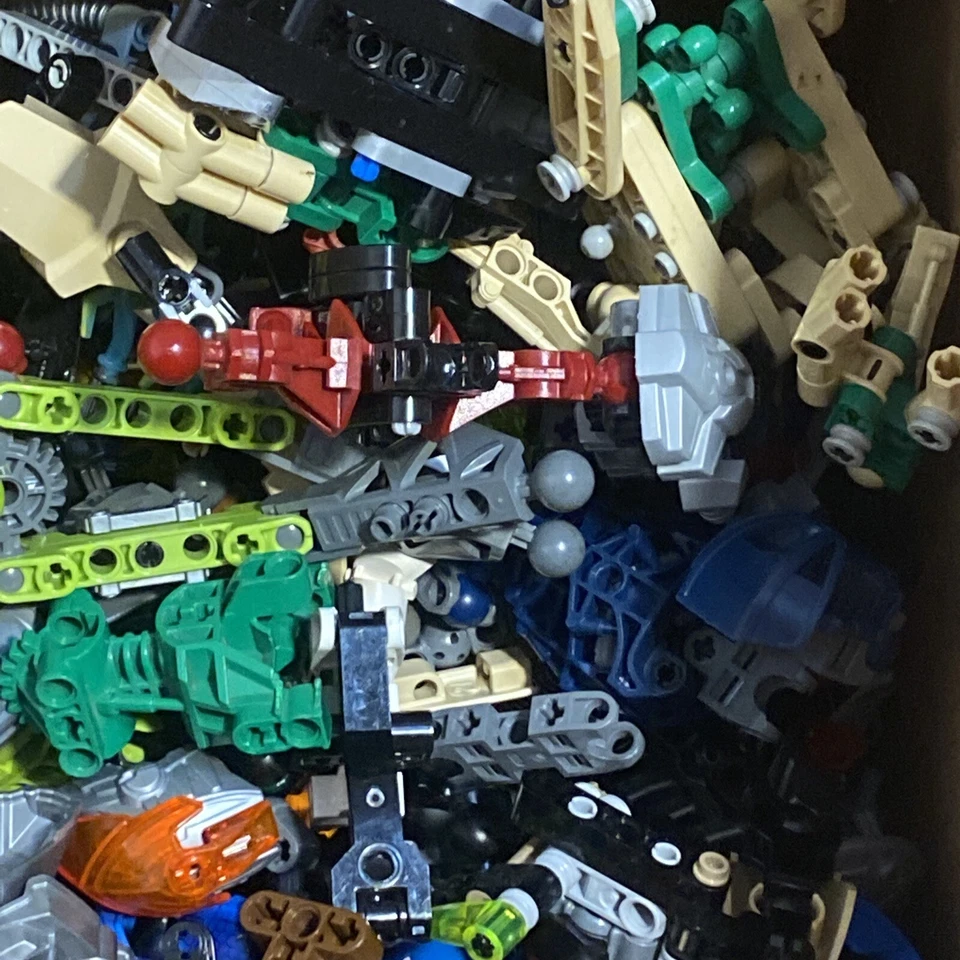 Lego 100 Random Bionicle Technic and/or Hero Factory Pieces Parts Bulk Genuine - Image 2 of 4