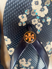 NWOB TORY BURCH MONOGRAM FLIP FLOPS (SIZE 6) rubber thong sandals Sapphire Blue — photo 2
