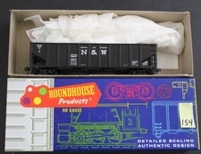 Roundhouse HO Kit 7750 - Norfolk & Western 3 Bay Rib Hopper #23084  (154)
