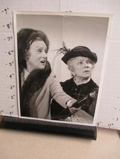 NBC TV show photo 1970s SNOOP Sisters Helen Hayes Mildred Natwick umbrella X