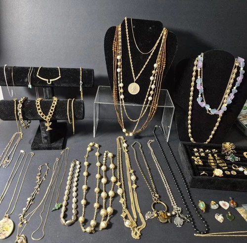 Large Gold Tone Costume Jewelry Lot Vintage Necklaces Pendants Brooch...