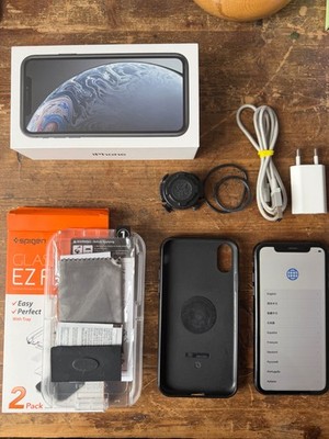 Apple iPhone XR schwarz 64GB ohne Simlock Zustand 78% Dual SIM + Zubehörpaket