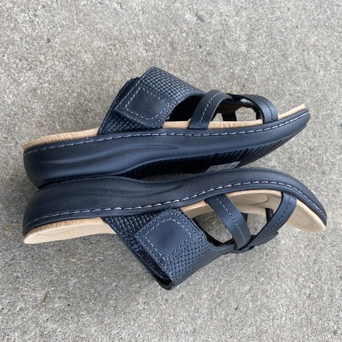 NEW Clarks Women’s Sz 7.5 W Laurieann Edge Black Leather Thong Sandal Adjustable - Picture 11 of 11