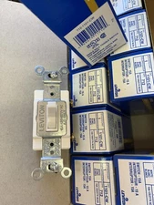 Box of 10 Leviton 1101-CW Single Pole White Quiet Framed Toggle Light Switch