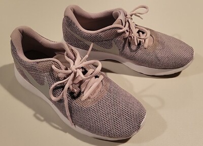 Nike Womens Tanjun SE 844908-604 Mauve Running Shoes Sneakers Size 10