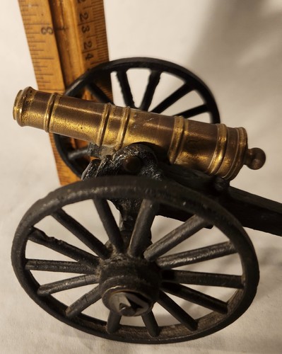 Vintage Small Toy Brass Cannon-Cast Iron Carriage-non firing - Picture 9 of 11