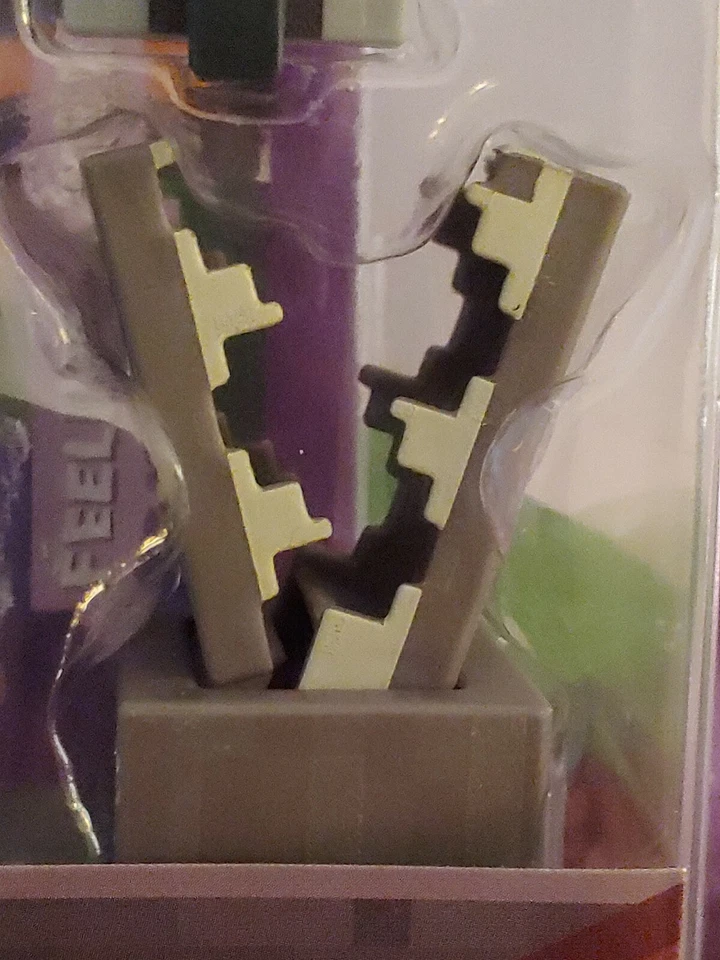 SWORDS, TRAPS AND MORE,  EVOKER FIGURINE COMIC MAKER  ACTION FIGURE-5" MATTEL - Image 3 of 4