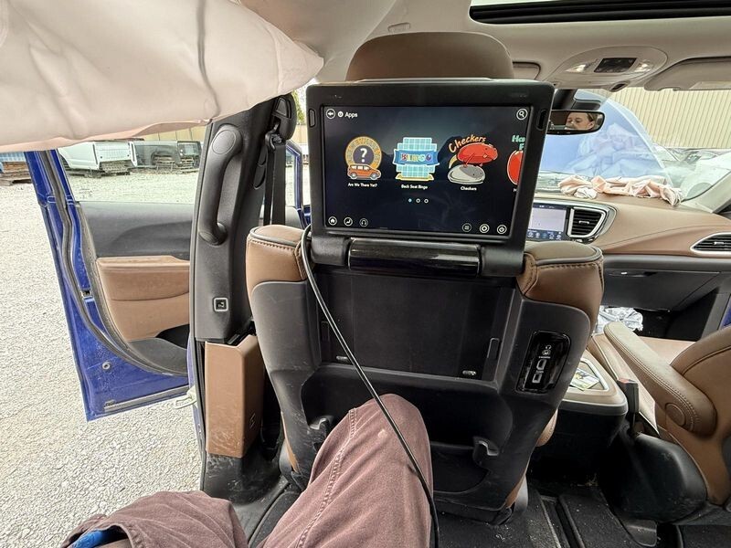 2017-2022 Chrysler Pacifica Rear Seat Back Mounted Info TV Display