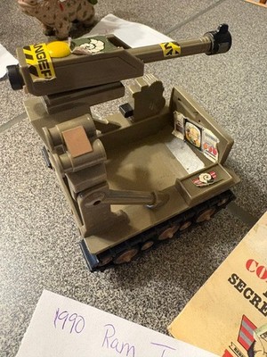 Vintage 1989 1990 Barnyard Commandos (3) and Ram Tank Lot (953)