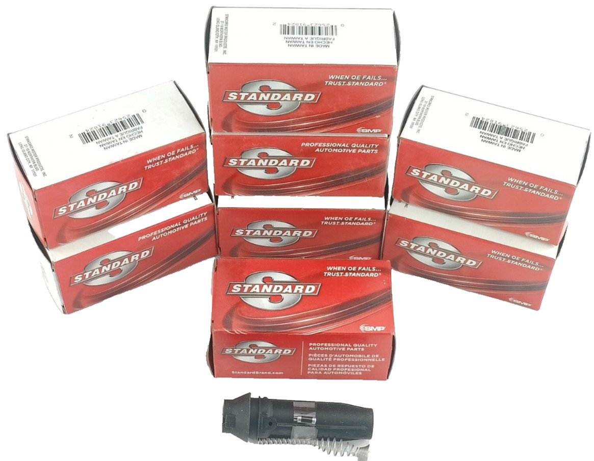 LOT OF 8 NEW Standard SPP139E Coil on plug boot 21265