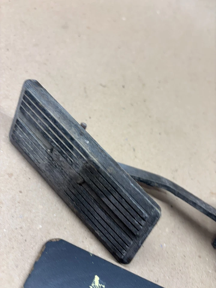 81 89 91 1993 Dodge Ram Truck D250 D350 W150 acelerador pedal del acelerador palanca OEM 318 36 Foto 3 de 4