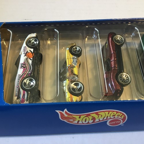 1998 Hot wheels 5 Car Gift Pack Sports Stars 25365 . - Picture 3 of 5