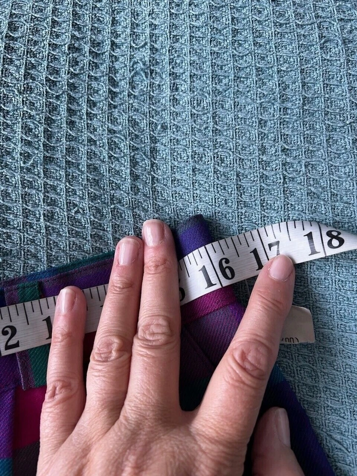 Vintage 80s Shorts Size 16 Johnstons of Elgin Retro Golf Bermuda Pink Cottage - Image 4 of 4