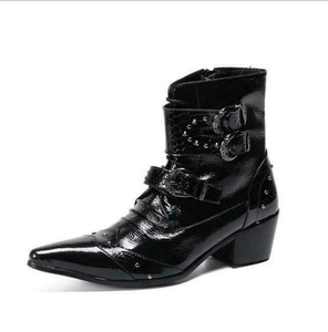 pointed toe biker boots