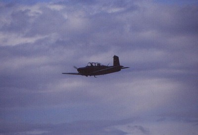 Dia Beechcraft T-34 Mentor Flugshow Graz 10/1994 35mm gerahmt ogü-O11-27