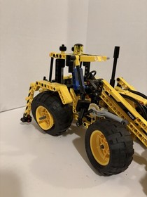 LEGO TECHNIC: Backhoe Loader (8069) Mostly Complete