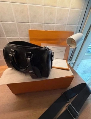 Louis Vuitton Keepall Bandoulière 25
