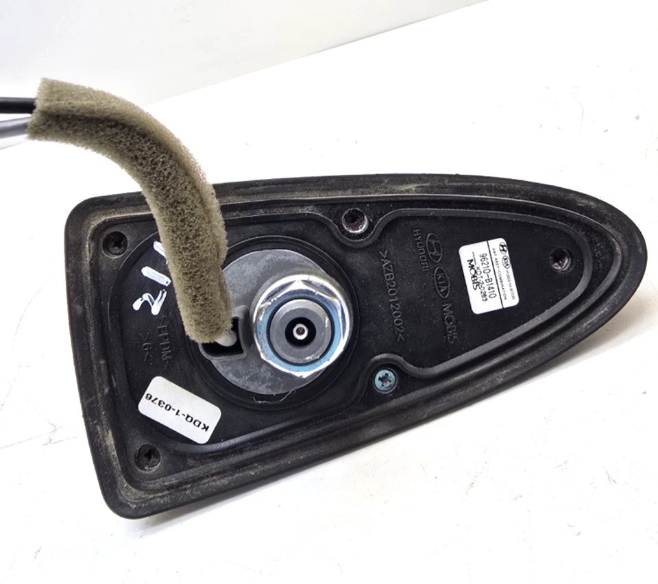 Hyundai Genesis G80 2015-2017 Rear Roof Shark Fin Antenna 96210-B1410 OEM - Image 3 of 4