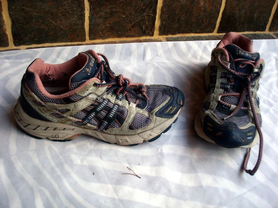 BASKET OASICS TRABUCCO TRAIL P 38/ 39,5 CAMOUFLAGE BLEU - Photo 1/1