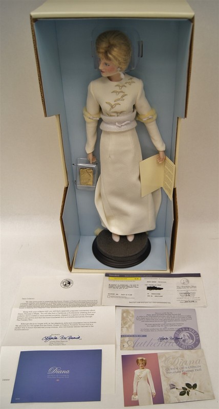 New In Box Franklin Mint Diana Princess Of Wales Porcelain Doll -W/Box/COA 16"