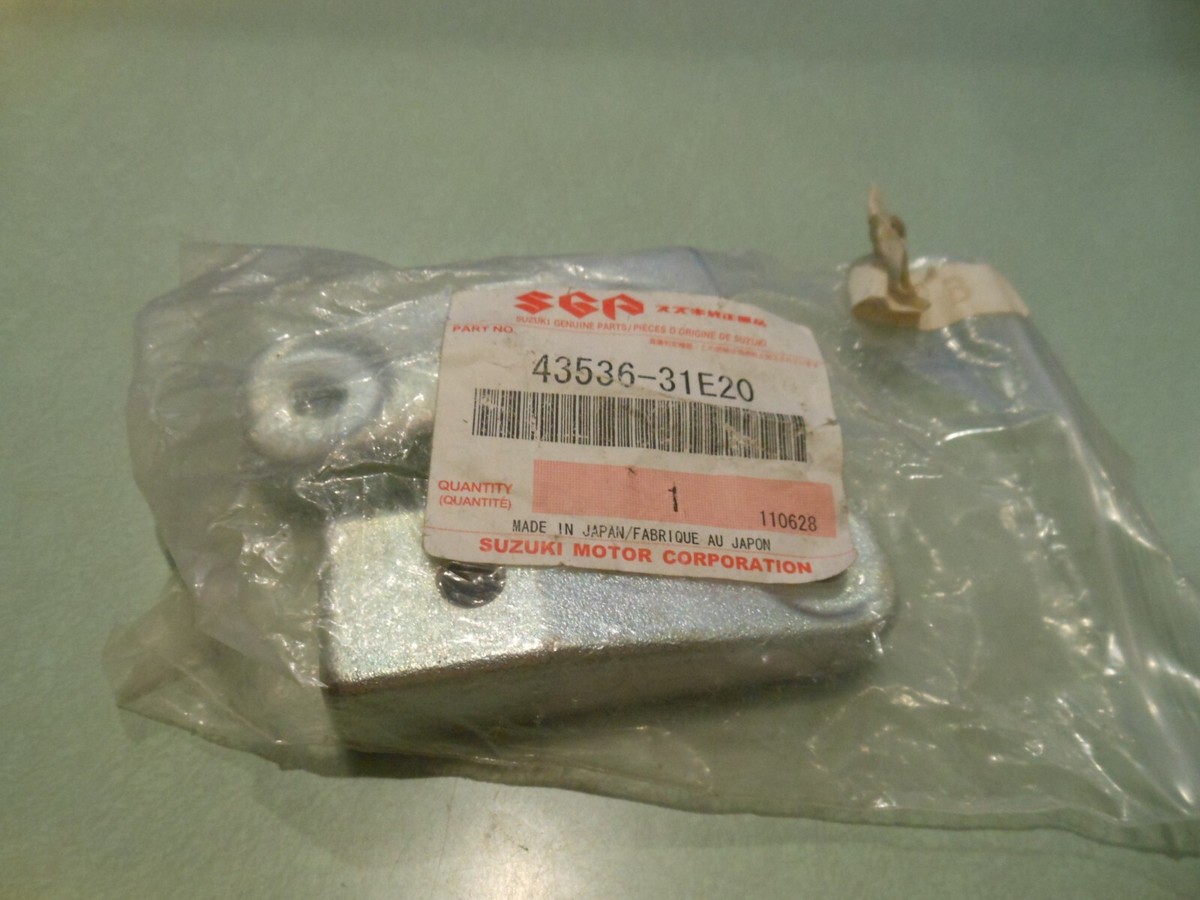 フラッシャー 2 NEW OEM Suzuki GSF1200 +++ Foot Rest Bar Balancer Qty.2 # 43536