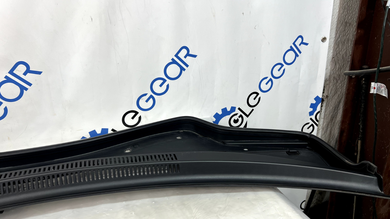 2014-2017 MASERATI QUATTROPORTE M156 FRONT WINDSHIELD WIPER COWL TRIM 670010468
