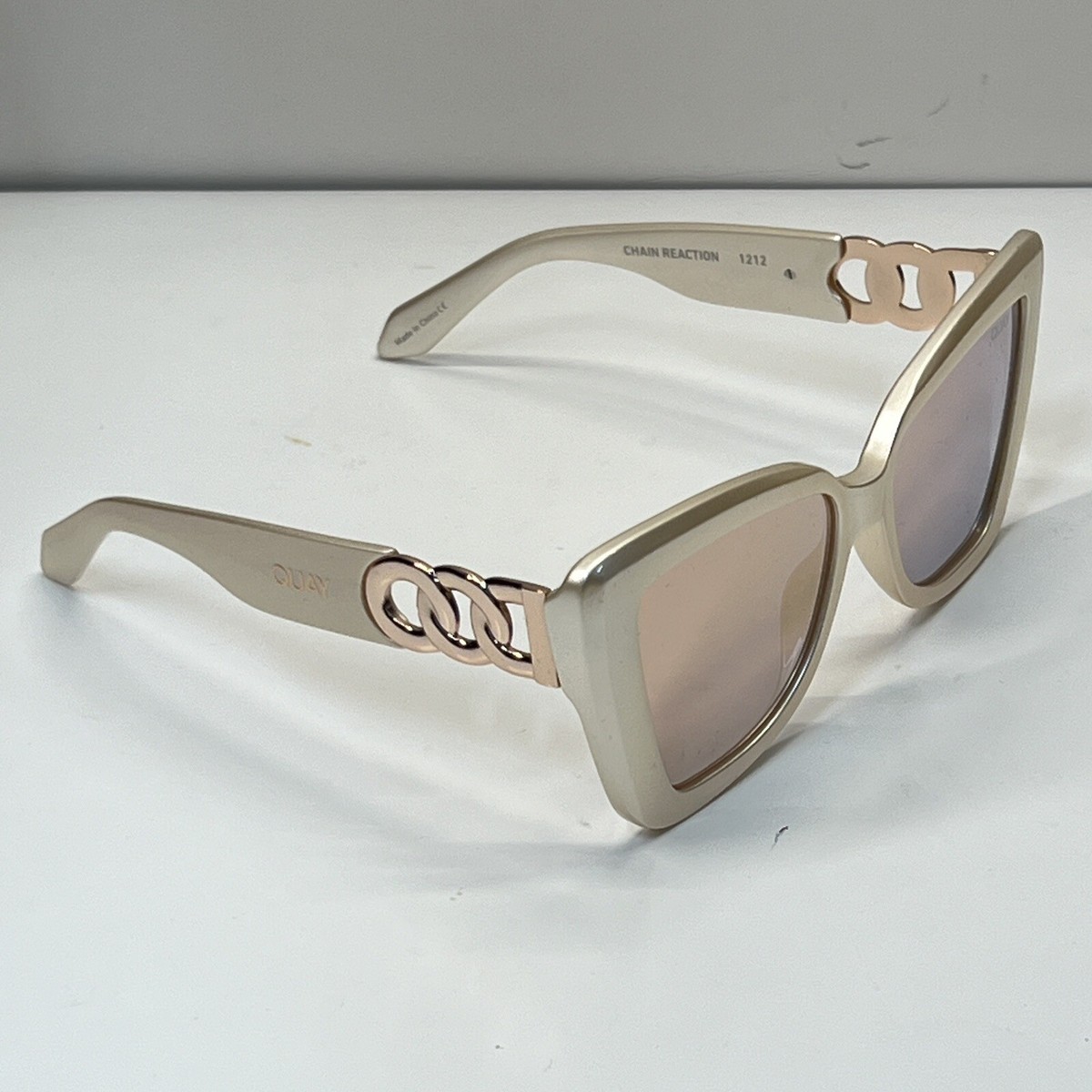 QUAY chain reaction white sunglasses 128 New Quay Australia CHAIN REACTION Cat Eye Oversize  main image 3