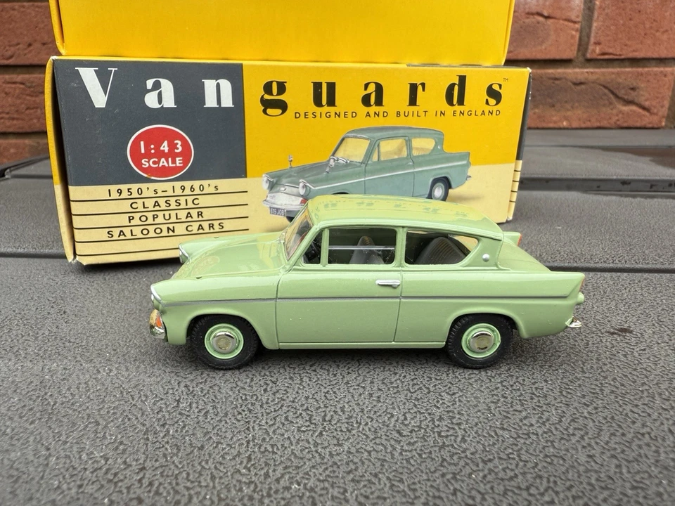 Vanguards VA1001 Ford Anglia бледно-зеленый - как новый в коробке 1:43 - Изображение 4 из 4