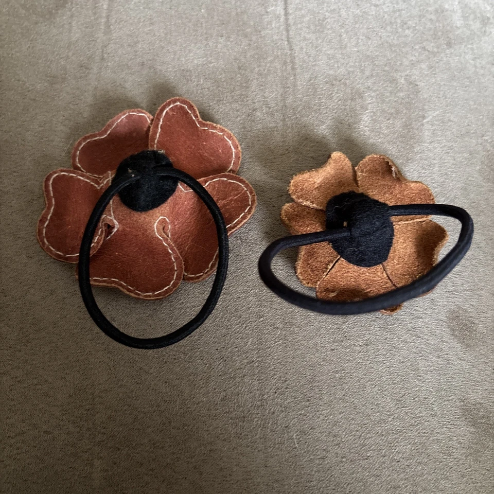 Vintage ponytail holder leather flower 70s hippie style accessory  - Image 4 of 4