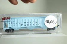 48065 N Scale 3 BAY COVERED HOPPER car UP UNION PACIFIC
