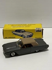 Solido 128 Ford Thunderbird 1:43 Scale Made In France.