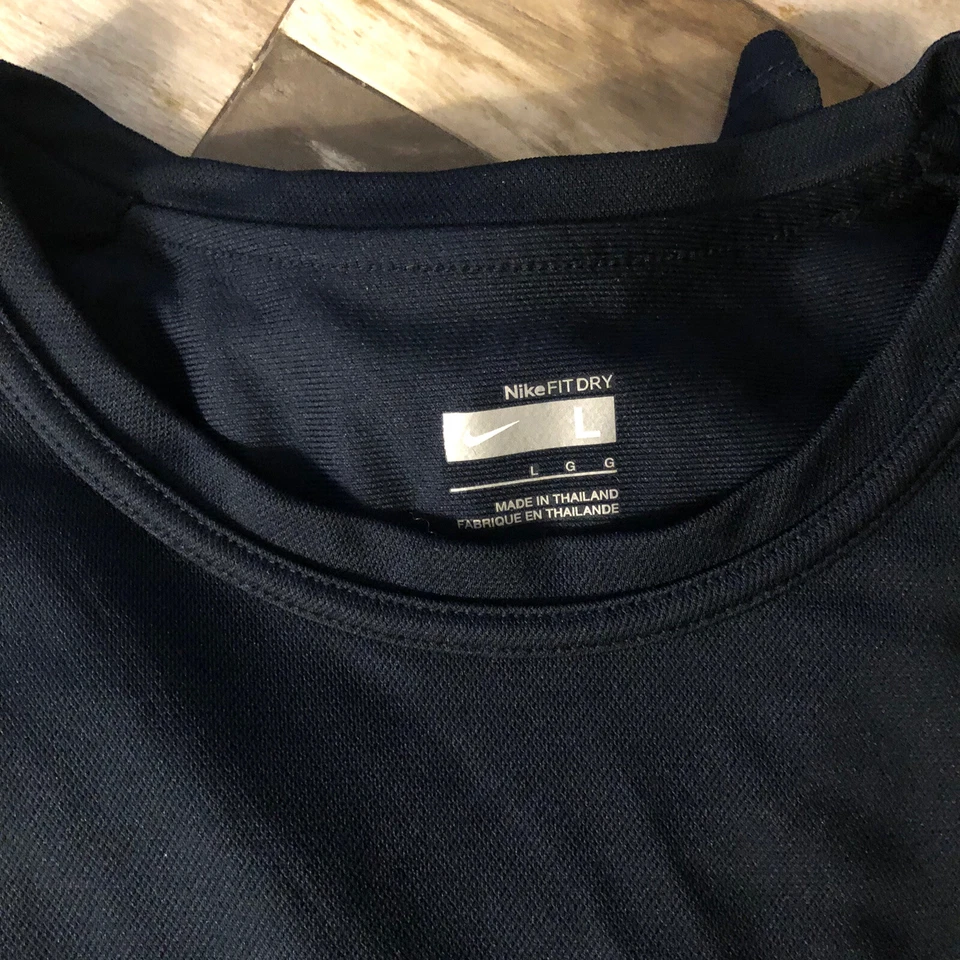 Camiseta Nike FitDry Masculina Treino NAVY Absorvendo Tiras Reflexivas Grande - Imagem 3 de 3