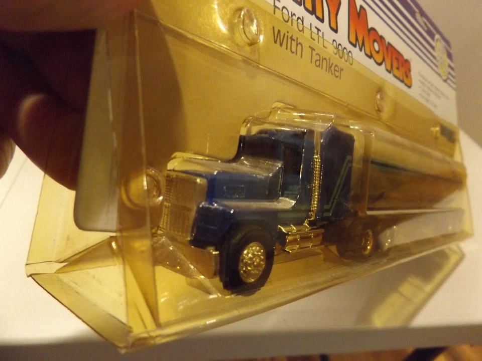 1/64  Mighty Movers, Ford LTL 9000 with Tanker,  # 1184 MM - Image 2 of 4