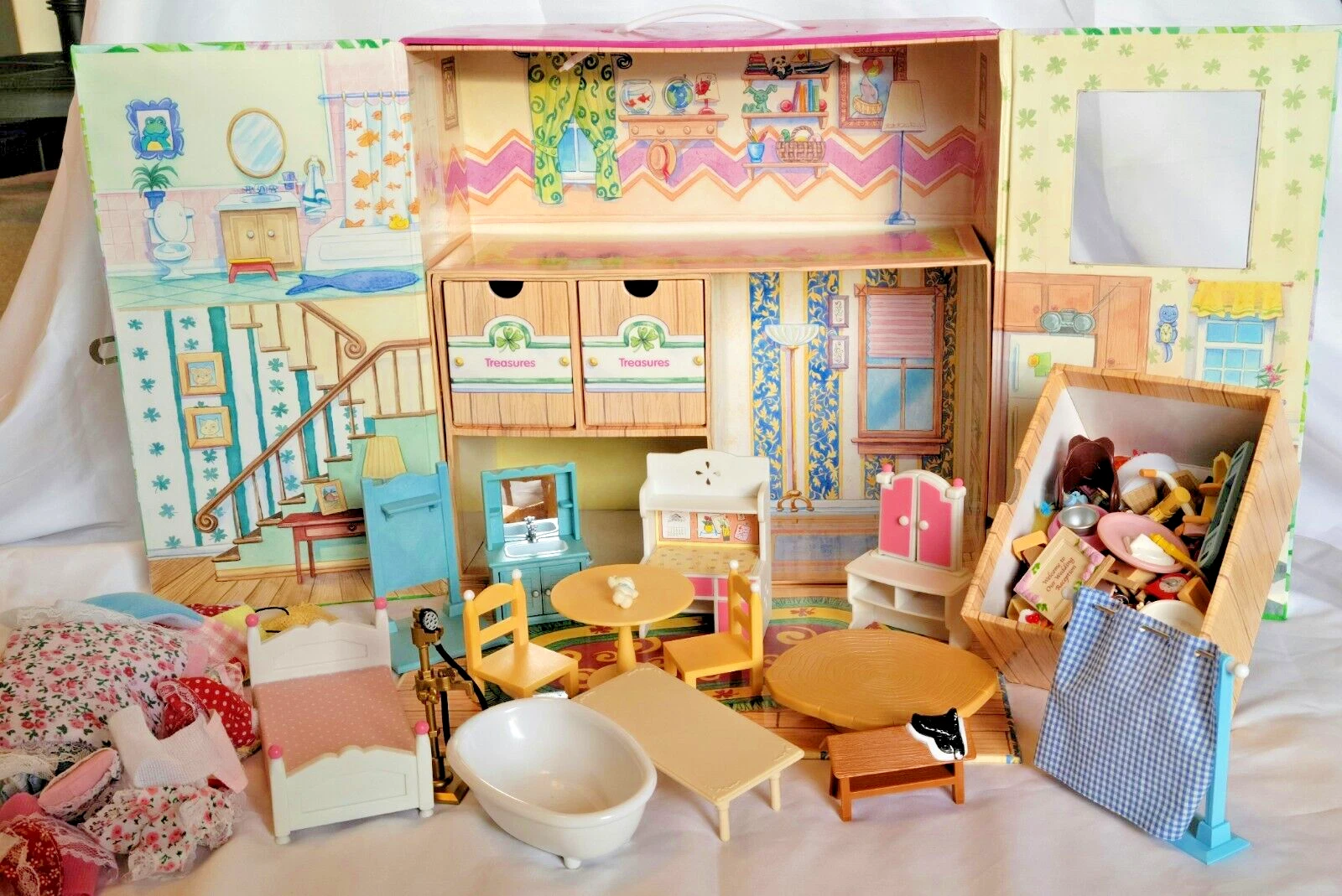 calico-critters carry & play case furniture accessories clothes 