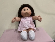 VTG. 1978/1982 CABBAGE PATCH/COLECO/OAA, 18 IN. DOLL, TAGGED “P”, 2 DIMPLES