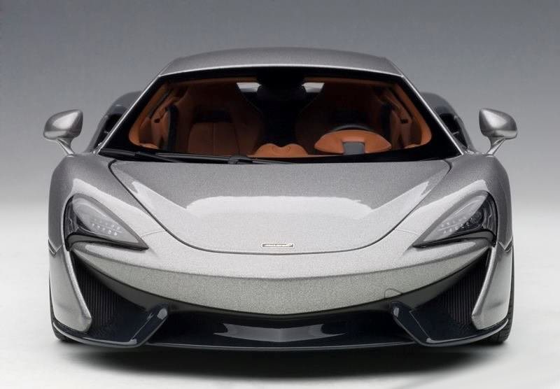 2016 McLAREN 570S BLADE SILVER COMPOSITE 1:18 by AUTOART