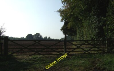 Foto 6x4 Feldeingang von der Back Lane Burton Agnes neben Krähenholz. c2014