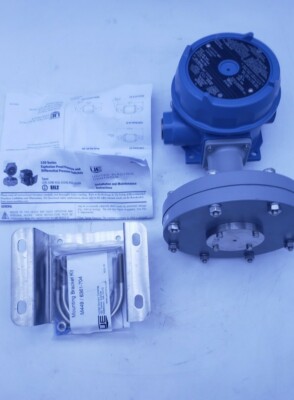 NEW UE United Electric J120k-541 Pressure Switch UE 120 Series 10-200 PSI