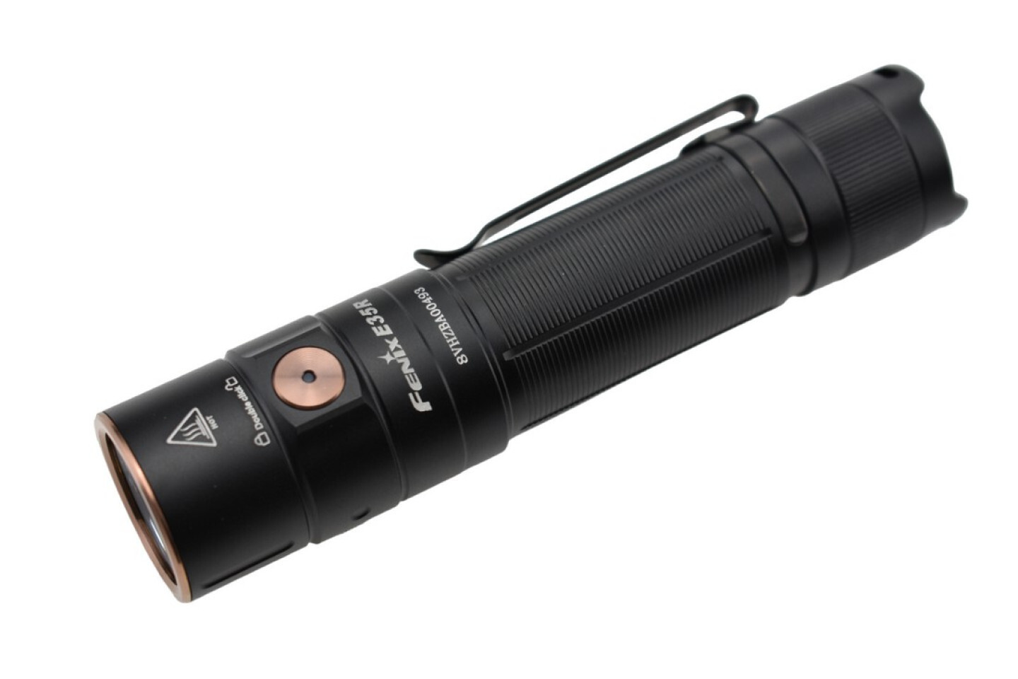 Lampe FENIX E35 R ne restez plus jamais dans le noir grâce aux 3100 lumens rechargeables