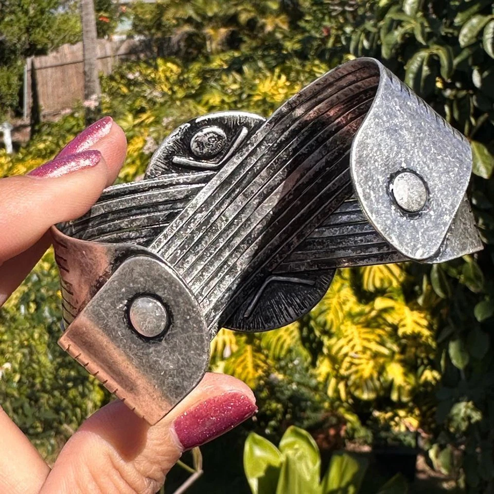 Brazalete de piedra de moda vintage Premier Designs plateado y rojo Foto 3 de 4