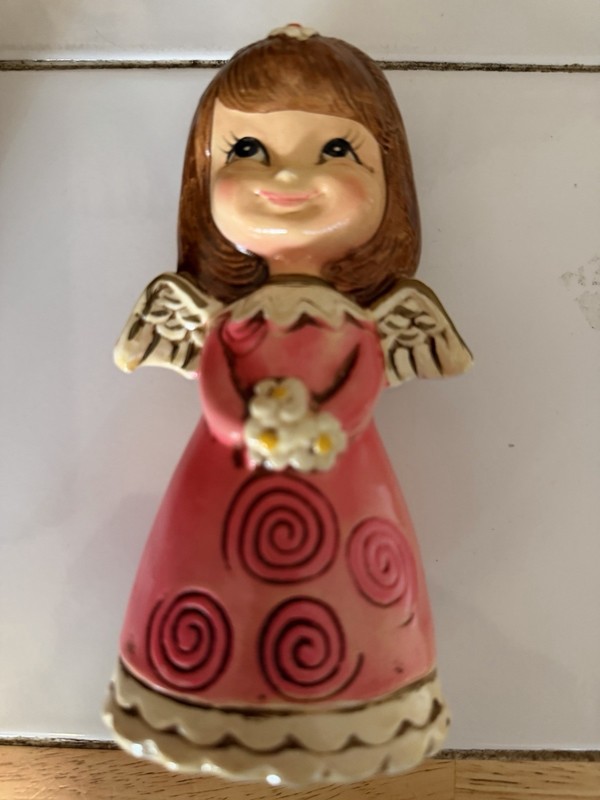 VINTAGE CAFFCO ANGEL FIGURINE SMILING BROWN HAIR GIRL FLOWERS JAPAN 6.25"