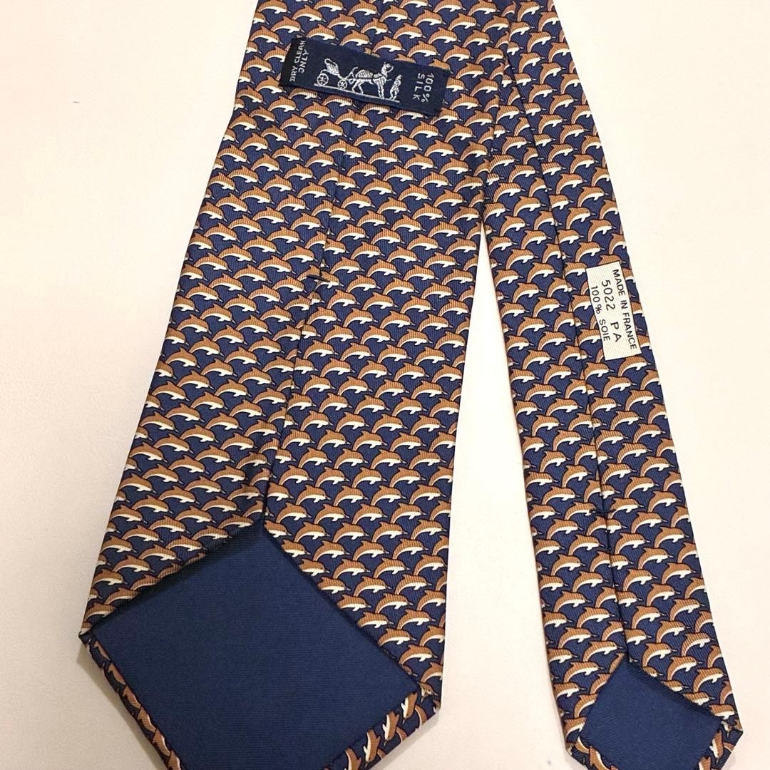 HERMES Dolphin Pattern Silk 100  Condition Navy - image 4
