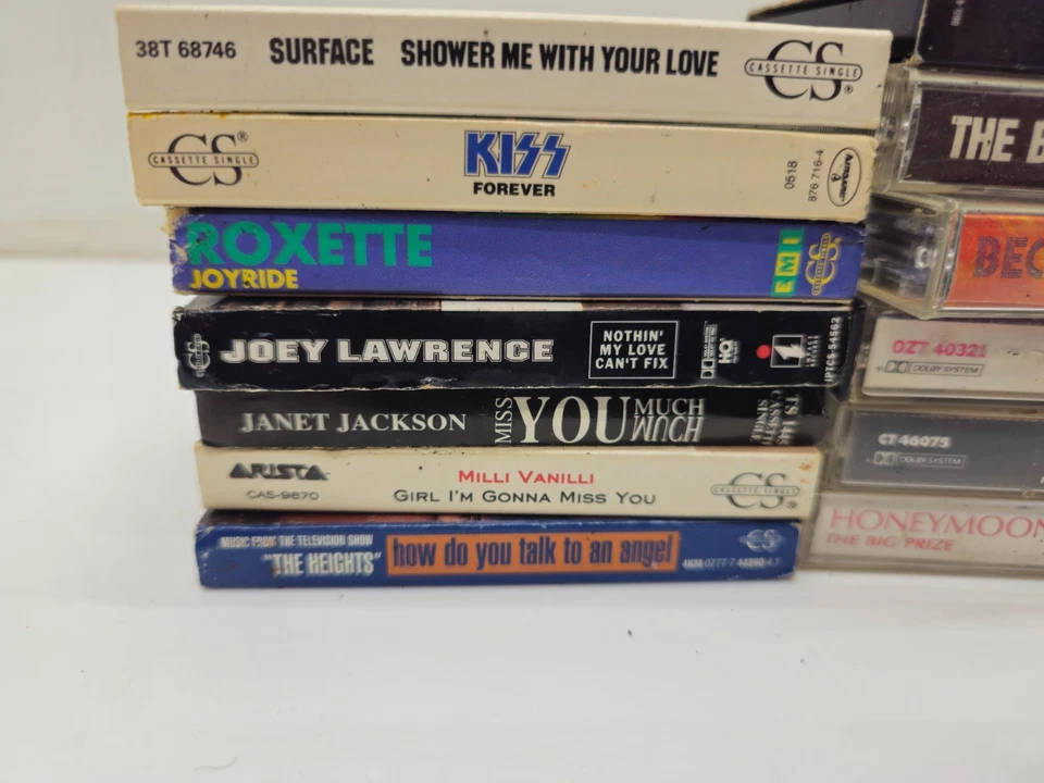 Lot of 13 Cassette Tapes Alice in Chains ZZ Top Kiss Beck 80s 90s Rock Pop Foto 2 de 3