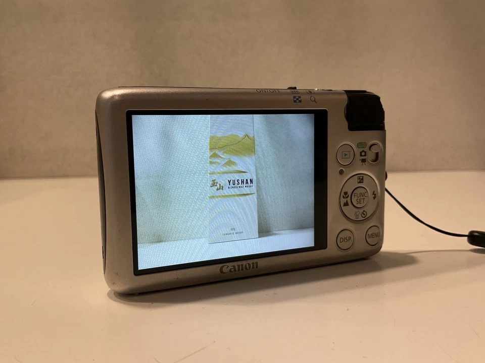 Canon IXUS 130 14.1MP Fotocamera Digitale Argento Con Sd Caricabatterie Batteria - Immagine 4 di 4